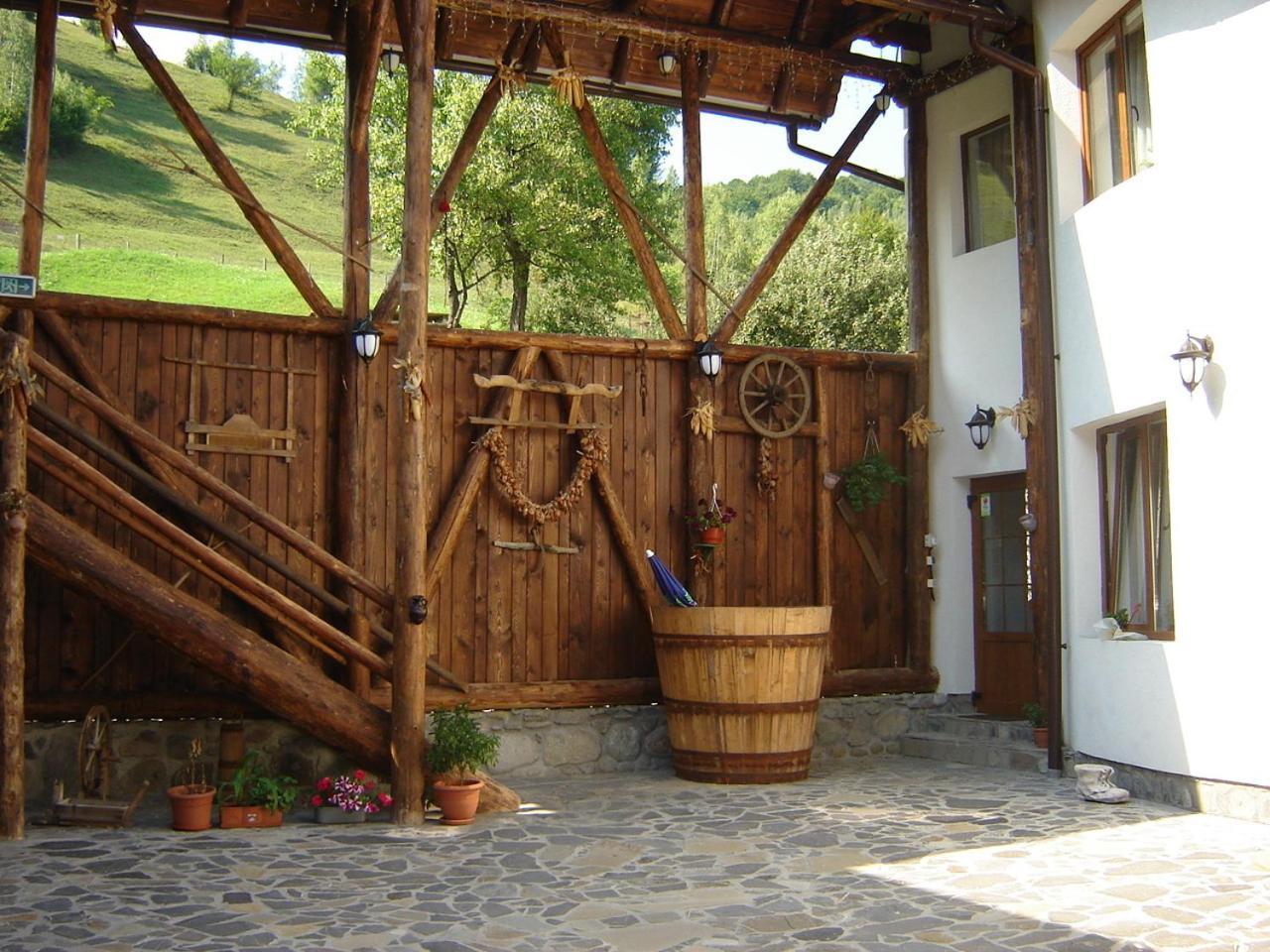 Hanul Cu Noroc Moieciu de Jos Exterior photo